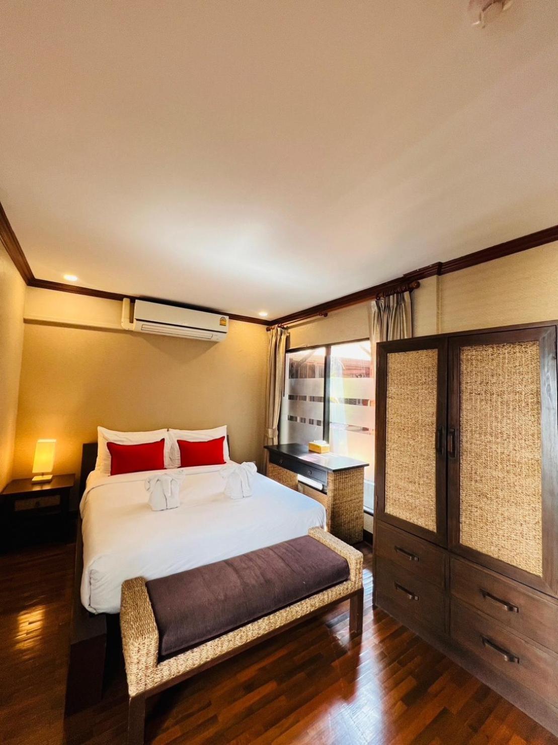 Yotaka Boutique Hotel Bangkok Buitenkant foto