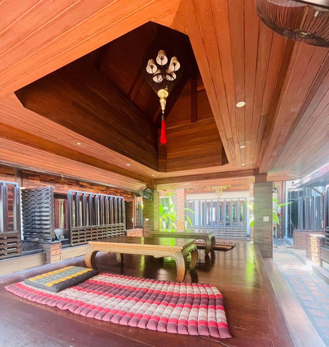 Yotaka Boutique Hotel Bangkok Buitenkant foto