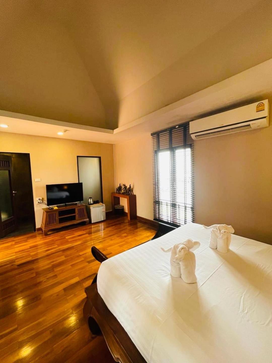 Yotaka Boutique Hotel Bangkok Buitenkant foto