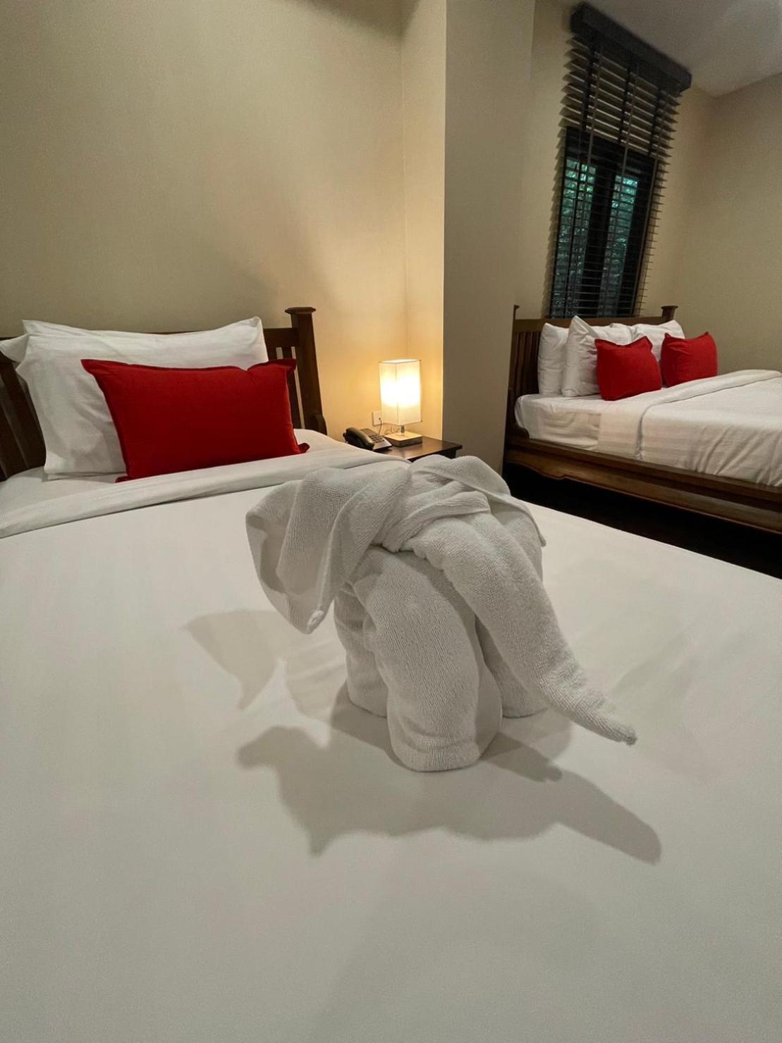 Yotaka Boutique Hotel Bangkok Buitenkant foto