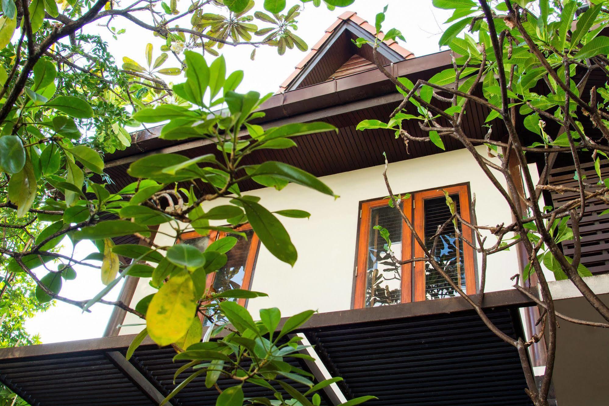 Yotaka Boutique Hotel Bangkok Buitenkant foto