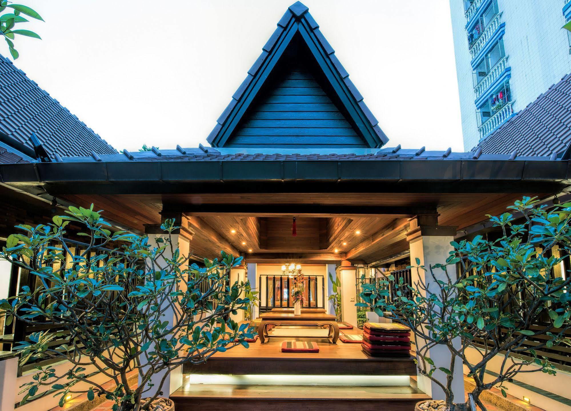 Yotaka Boutique Hotel Bangkok Buitenkant foto